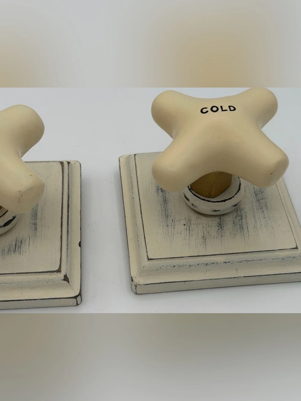 Decorative Hot & Cold Faucet Knob Wall Plaques Rustic Distressed Bathroom Decor